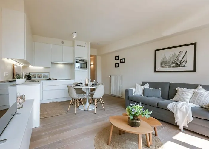 Huswell - Perfectly Located Luxurious Apartment In Knokke