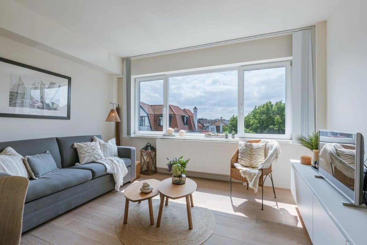 Huswell - Perfectly Located Luxurious In *