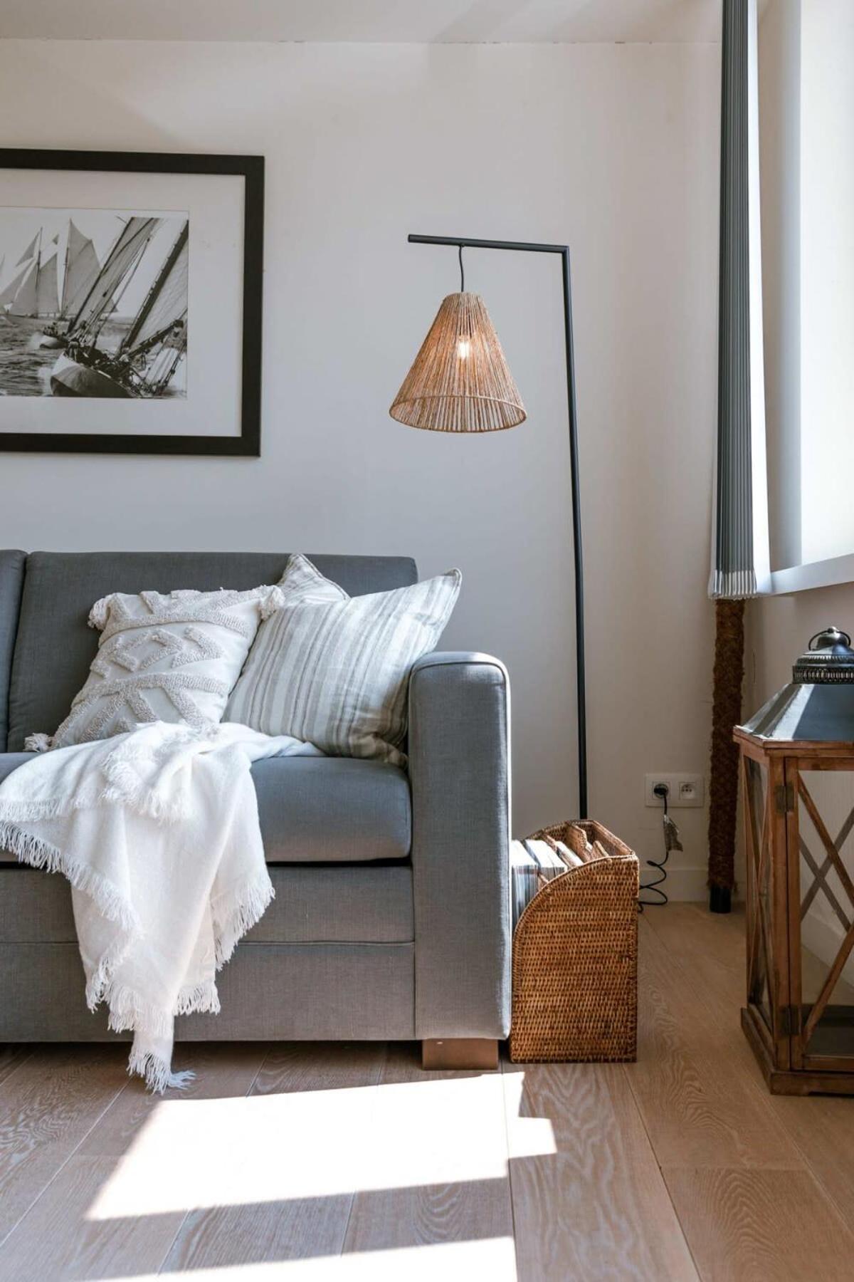 Huswell - Perfectly Located Luxurious In Apartment *