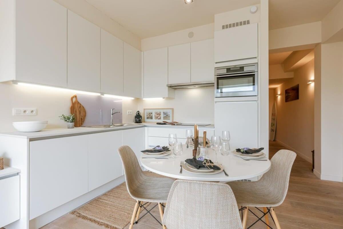 Huswell - Perfectly Located Luxurious In *