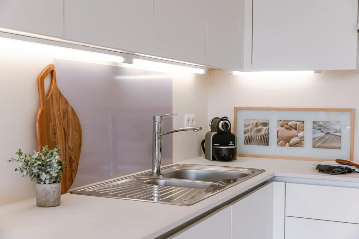 Huswell - Perfectly Located Luxurious In *