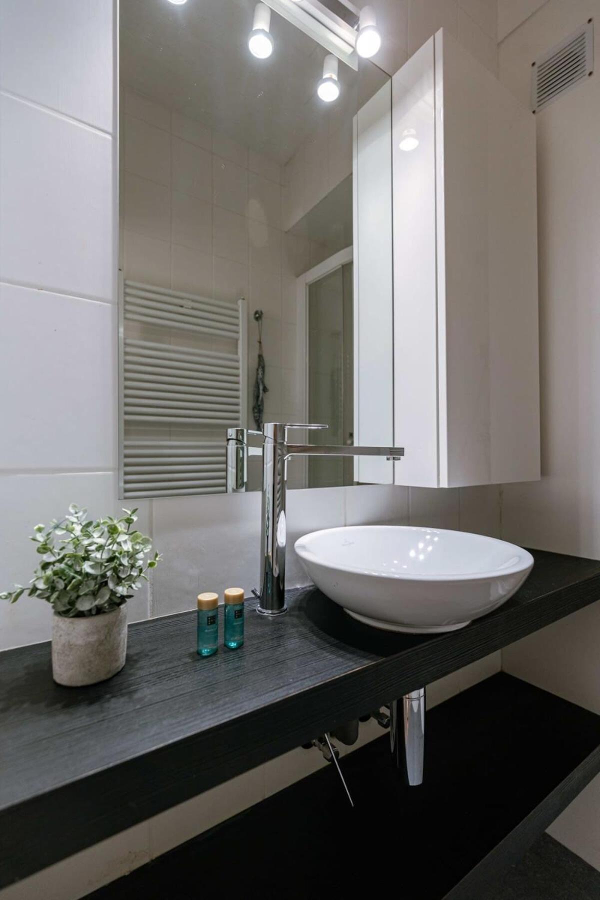 Huswell - Perfectly Located Luxurious In Apartment